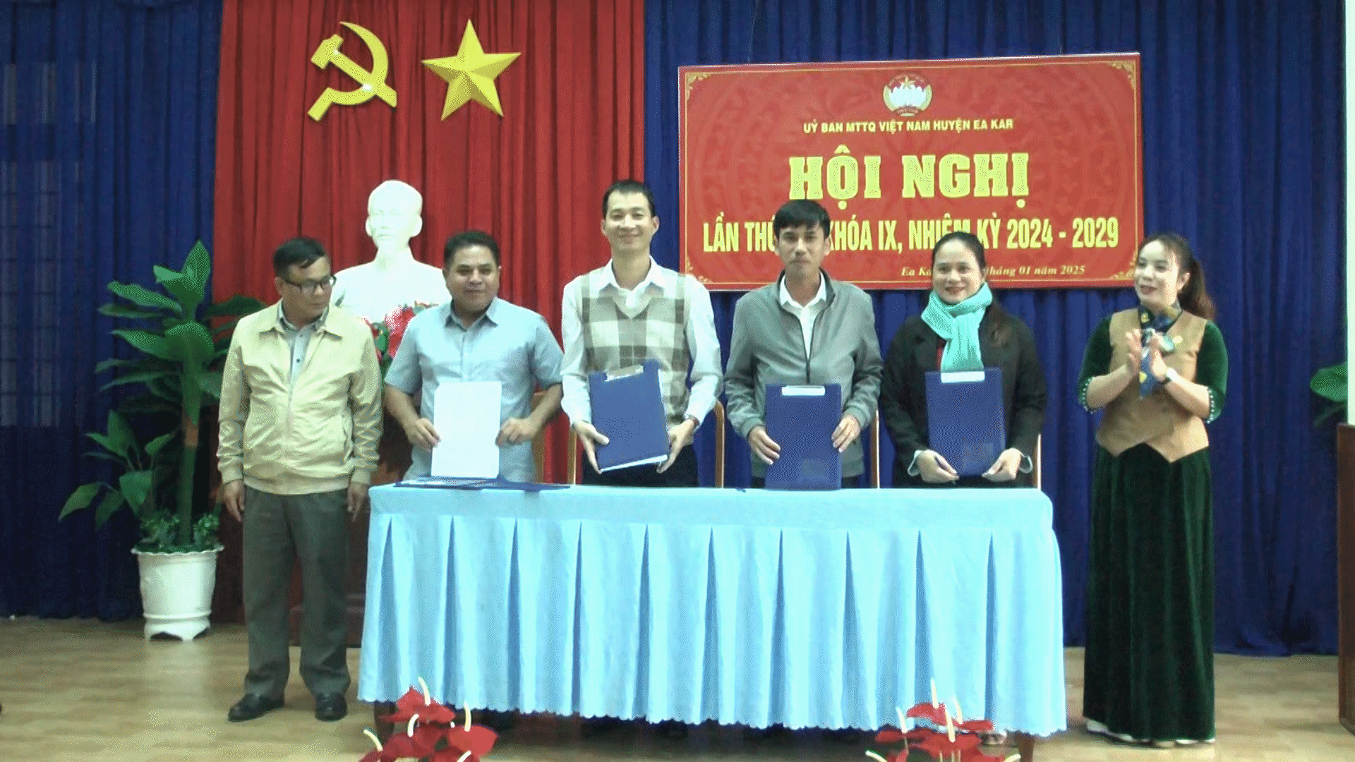 kí cam kết 1